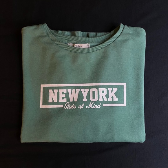 New York Sweatshirt - Picture 2 of 6